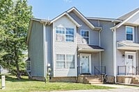 Building Photo - 2 bedroom, 2.5 bath end unit townhome in Newark