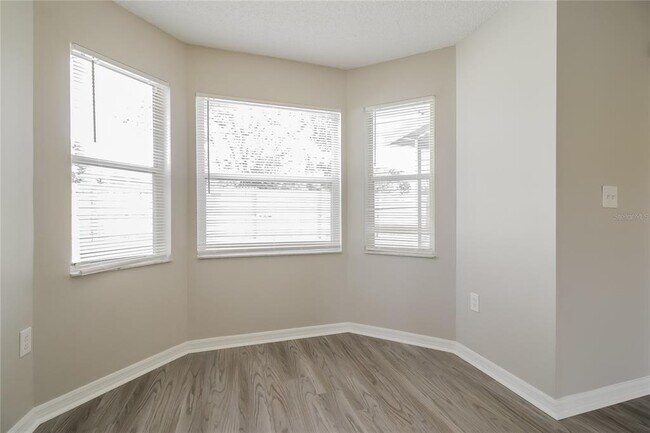 Building Photo - 2665 Oak Run Blvd