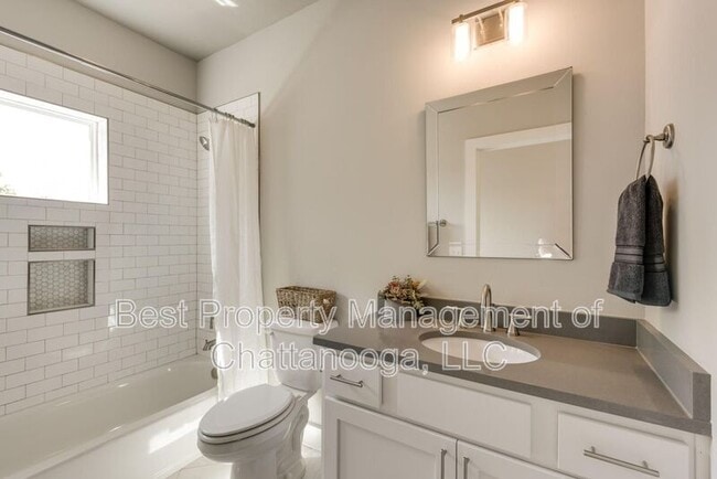 Building Photo - 410 Ziegler St