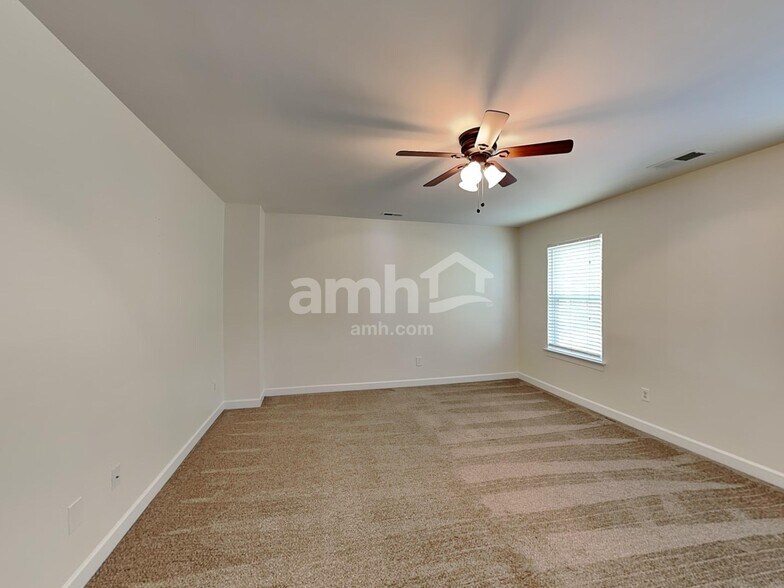 Building Photo - 2902 Island Point Dr NW