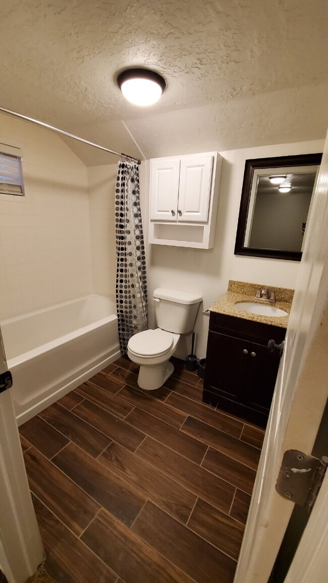 Building Photo - 2 room with private bath in a shared resid...