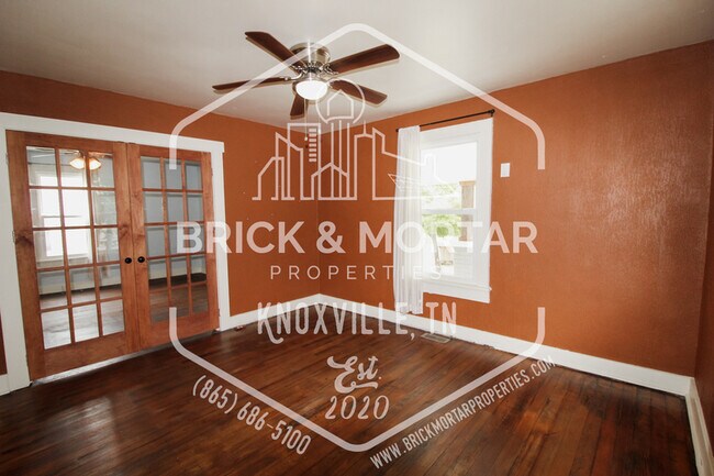 Building Photo - 427 E Caldwell Ave