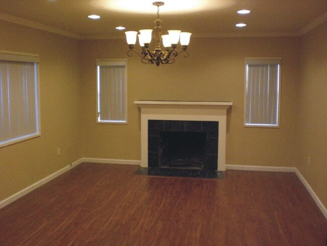 Building Photo - 6407 Gentry Ave