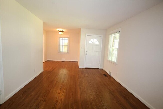 Building Photo - 1540 Alverado Way