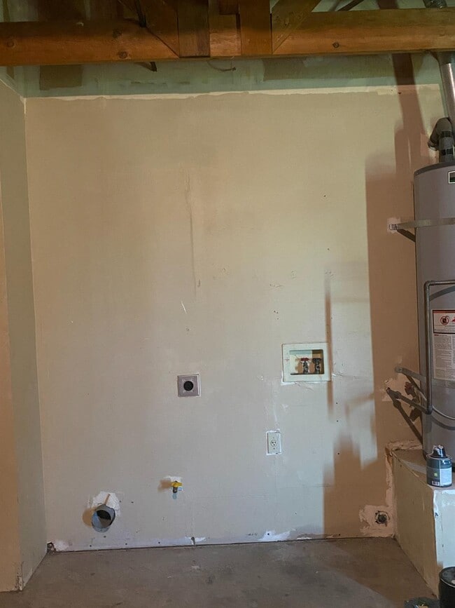 Building Photo - 367 Strauss Ln