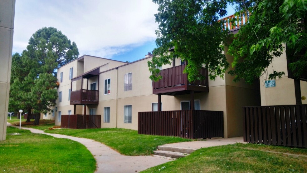 Building Photo - 9995 E Harvard Ave