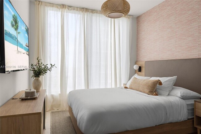 Building Photo - 159 NE 6th St