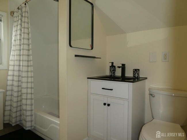 Building Photo - 1354 Stelton Rd