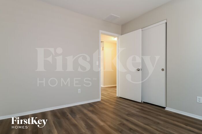 Building Photo - 6684 S 258th Dr