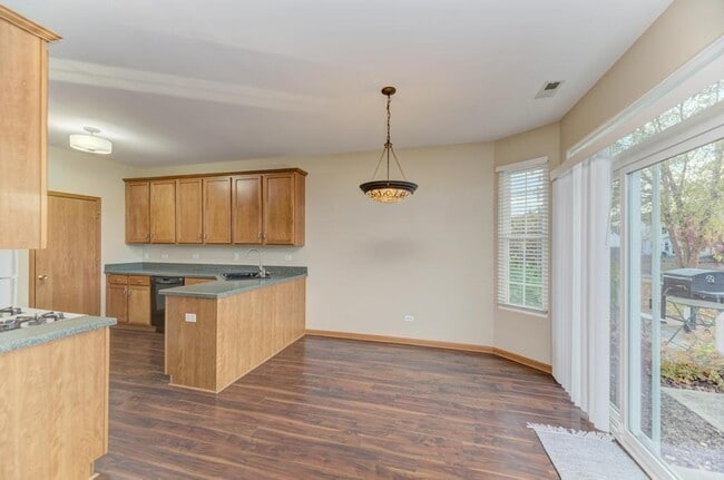 Building Photo - 5130 Freeport Ct