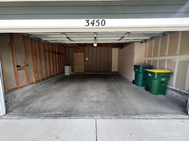 Building Photo - 3450 Molly Ln