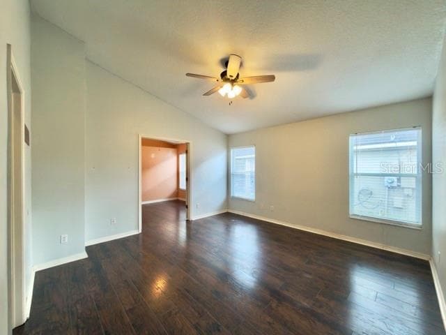 Building Photo - 925 Maple Creek Dr