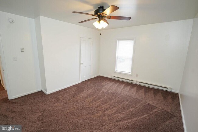 Building Photo - 417 Walnut St