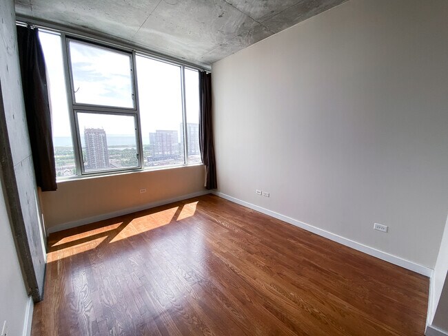 Building Photo - 1720 S Michigan Ave