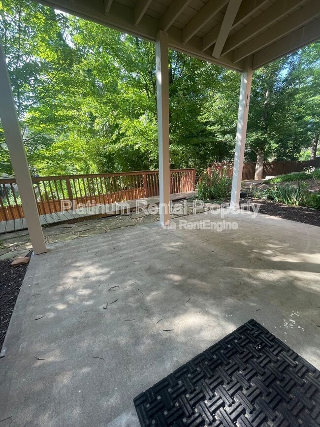 Building Photo - 1460 Wembley Ct NE