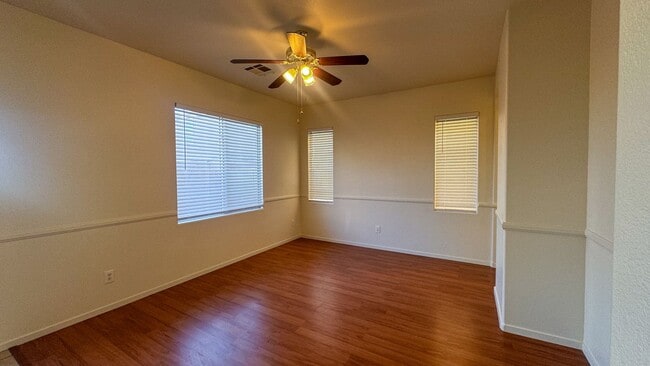 Building Photo - 3 bed, 2.5 bath, 1,746 sq ft home in southwest Las Vegas