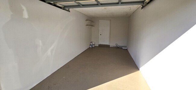 Building Photo - 1024 Spring Meadow Dr