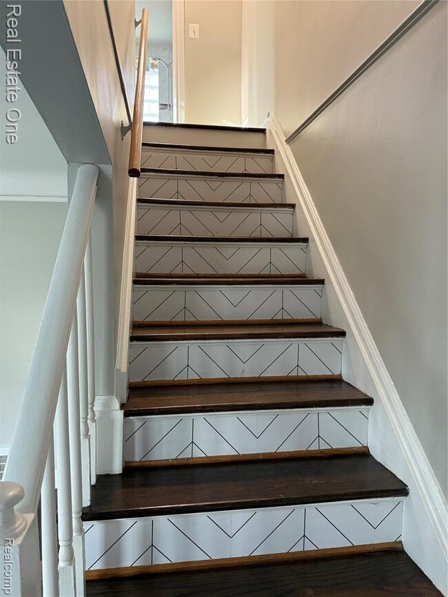 Building Photo - 1601 E 4th St