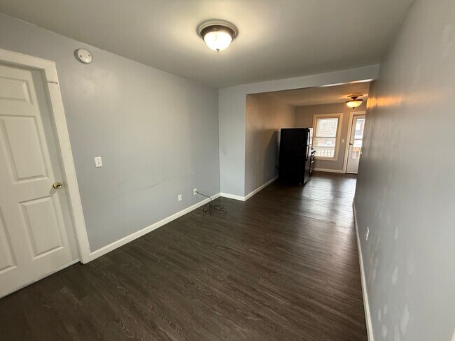 Building Photo - MOVE IN READY! $1625 - 1 Bed / 1 Bath Apartment in Downtown Manchester with All Utilities Included!