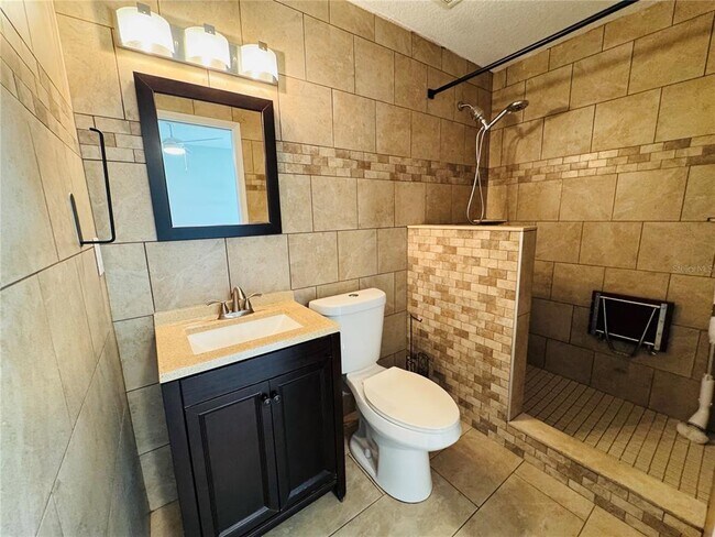 Building Photo - 3450 Suzette Dr