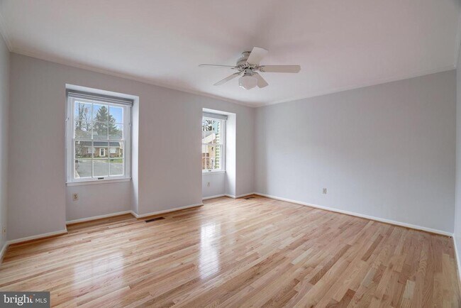 Building Photo - 9823 St Cloud Ct