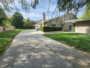 Building Photo - 5165 Pearblossom Dr