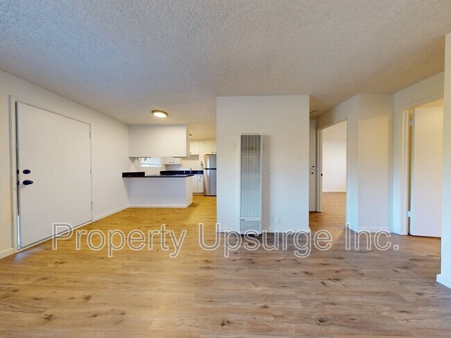 Building Photo - 445 Nelson Ave