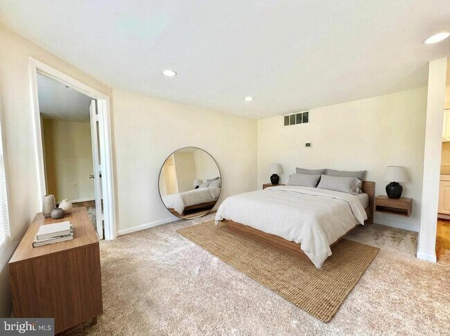 Building Photo - 4342 Pembrook Village Dr