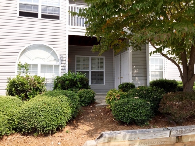 Building Photo - Gorgeous 2BR Somerset Village Condo