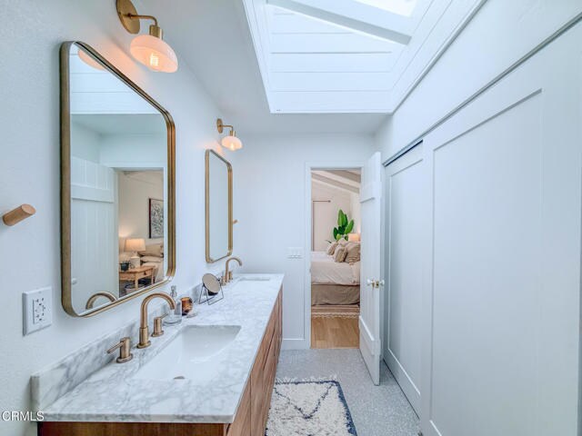 Building Photo - 4954 Dolphin Way