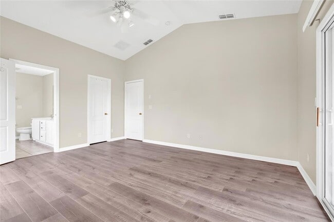 Building Photo - 514 Lake Sumner Dr