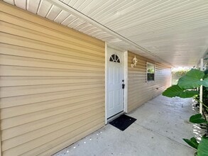 Building Photo - Furnished Apartment - Auburndale