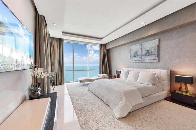 Building Photo - 16051 Collins Ave