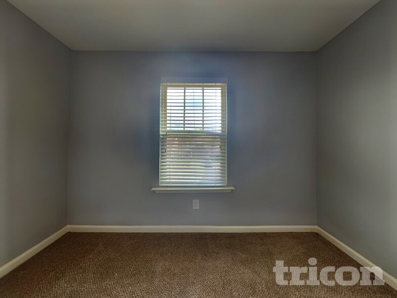 Building Photo - 500 Kirkland Dr