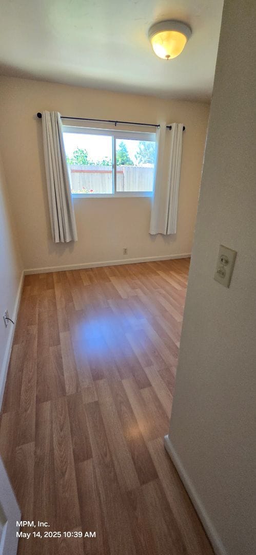 Building Photo - 4 Bedroom 2 bath home with 2 car garage, y...