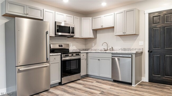 Building Photo - 13132 Pine Rd NE