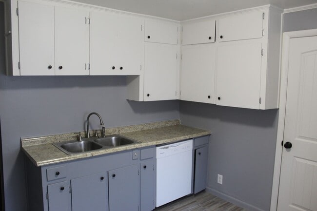 Building Photo - Available Now! Swartz Creek Schools!