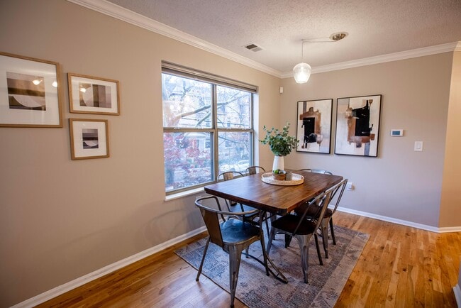 Building Photo - 39 Buttles Ave