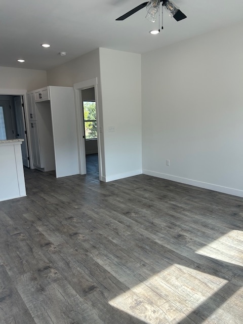 Building Photo - 587 Panich St