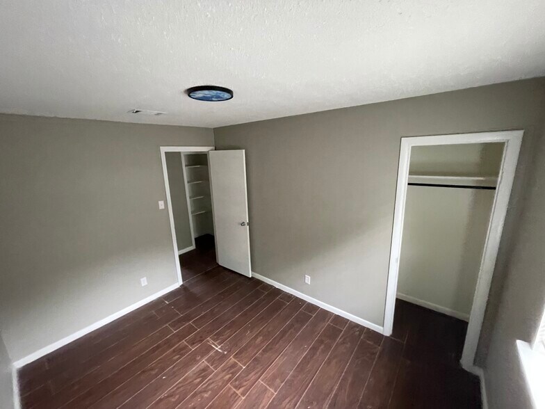 Building Photo - 512 Libby Ln