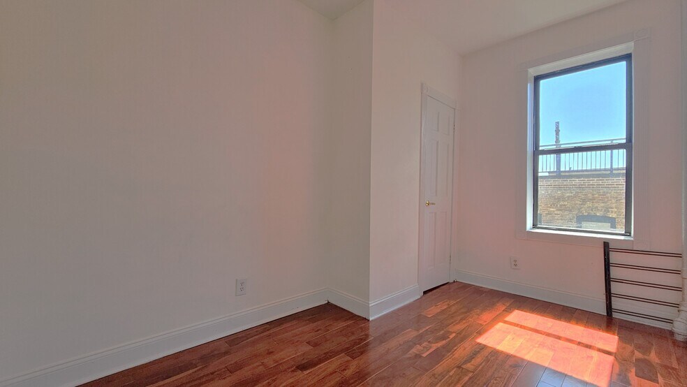 Building Photo - 20 Magaw Pl