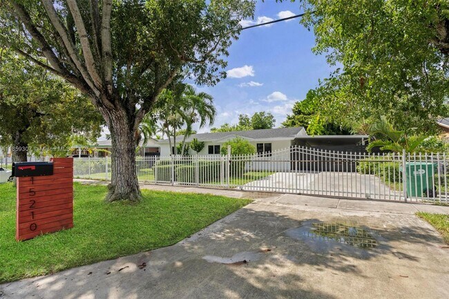 Building Photo - 15210 SW 304th St