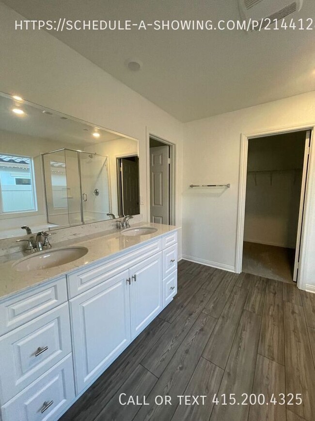 Building Photo - Gorgeous Brand New built - 3 bedroom & 2 b...