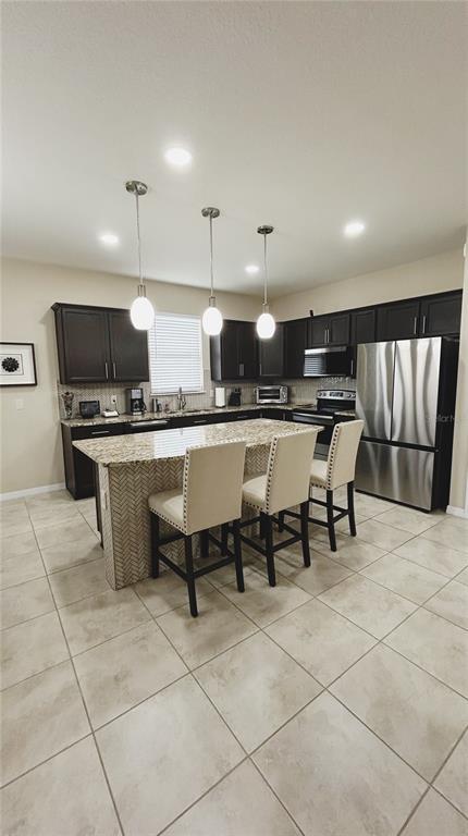 Building Photo - 8761 Hinsdale Heights Dr