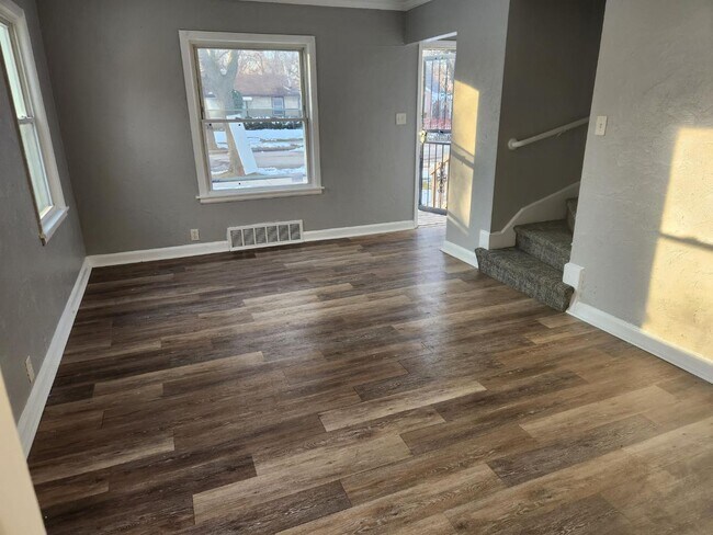 Building Photo - 4264-4266 N Sercombe Rd