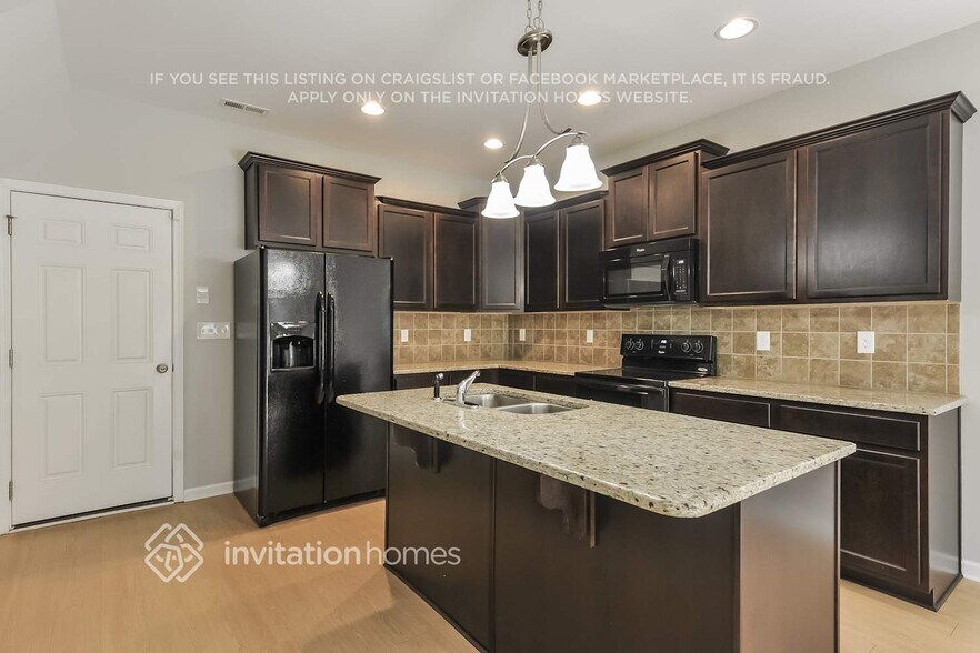 Building Photo - 203 Verrazano Pl