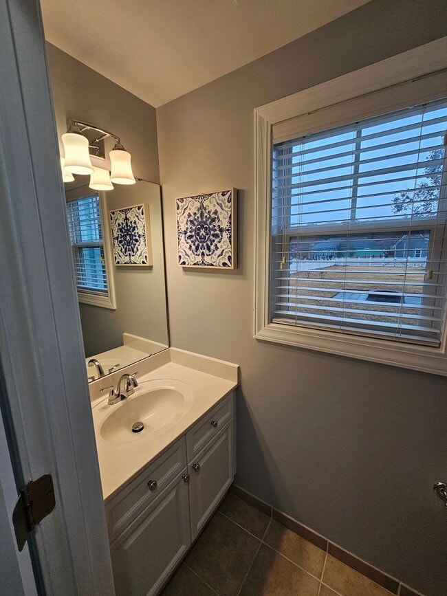 Building Photo - Welcome Home to Comfort and Style in North Charleston, SC!