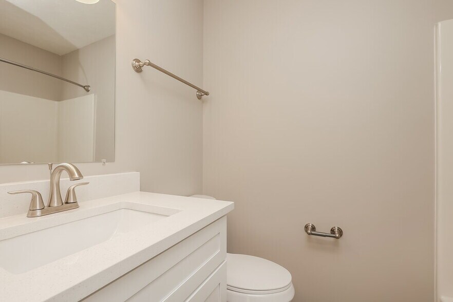 Building Photo - 3068 Chateau Valley Dr
