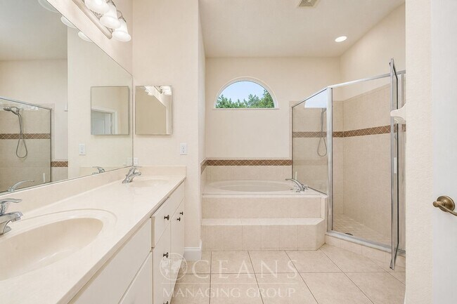 Building Photo - 3 Bedroom Home in Ormond Lakes
