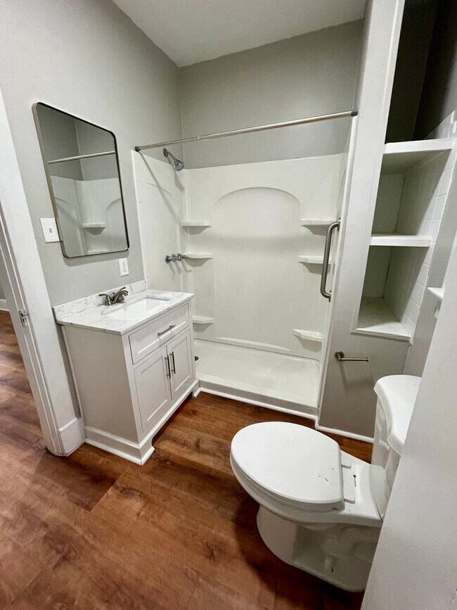 Building Photo - Fully Renovated 2BR Home – Modern Updates & Classic Charm